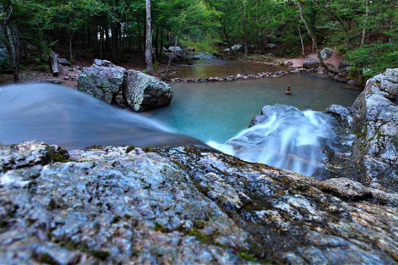 Secluded Home With Mini Waterfall And A Creek In Hot Springs Exterior photo
